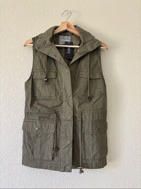 2Sable Utility Vest With Hooded Design And Multiple Snap Closure Pockets- NWT